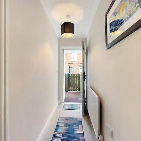 It'S Broadway Baby! Great House Close To City Centre 贝尔法斯特 外观 照片