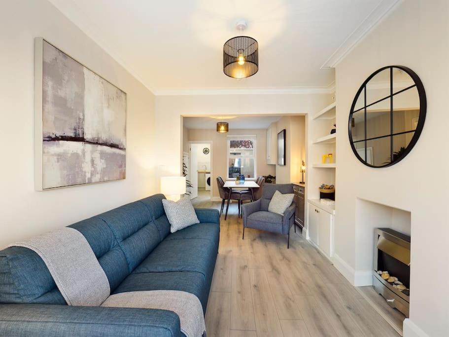 It'S Broadway Baby! Great House Close To City Centre 贝尔法斯特 外观 照片