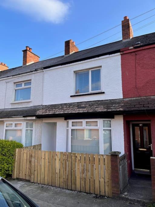 It'S Broadway Baby! Great House Close To City Centre 贝尔法斯特 外观 照片